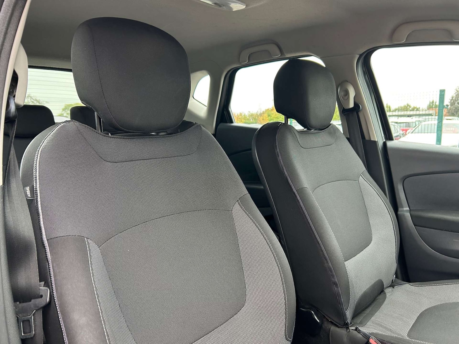 Used Renault Captur 2017 for sale - 77395376: Photo 46