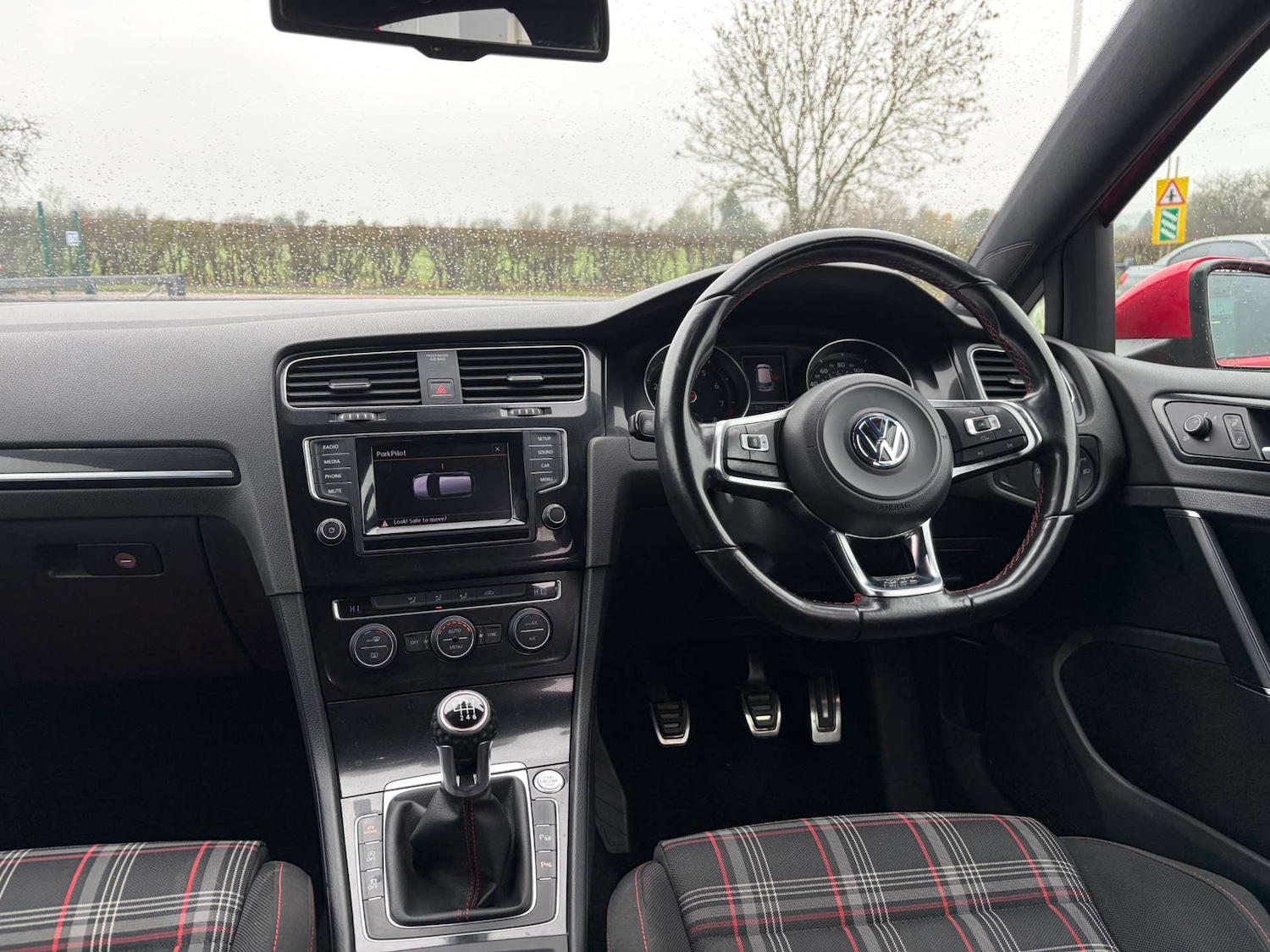 Used Volkswagen Golf 2014 for sale - 77707533: Photo 3