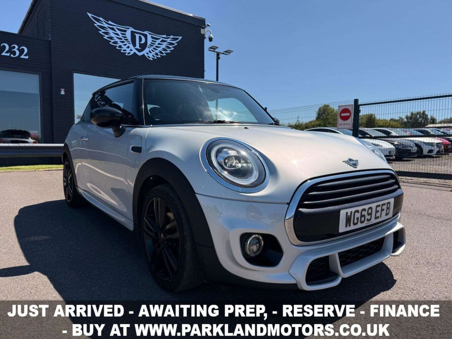 Used MINI Hatch 2019 for sale - 76048836: Photo 1