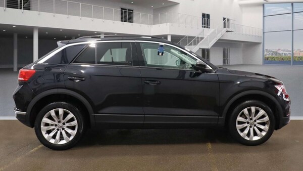 Used Volkswagen T-Roc 2018 for sale - 76223003: Photo 6