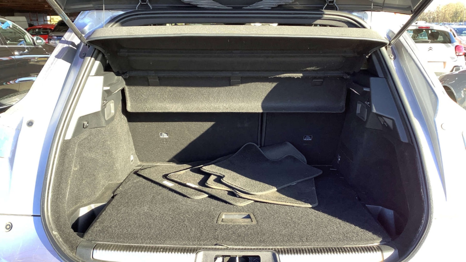 Used DS Automobiles DS 7 Crossback 2018 for sale - 76829942: Photo 8