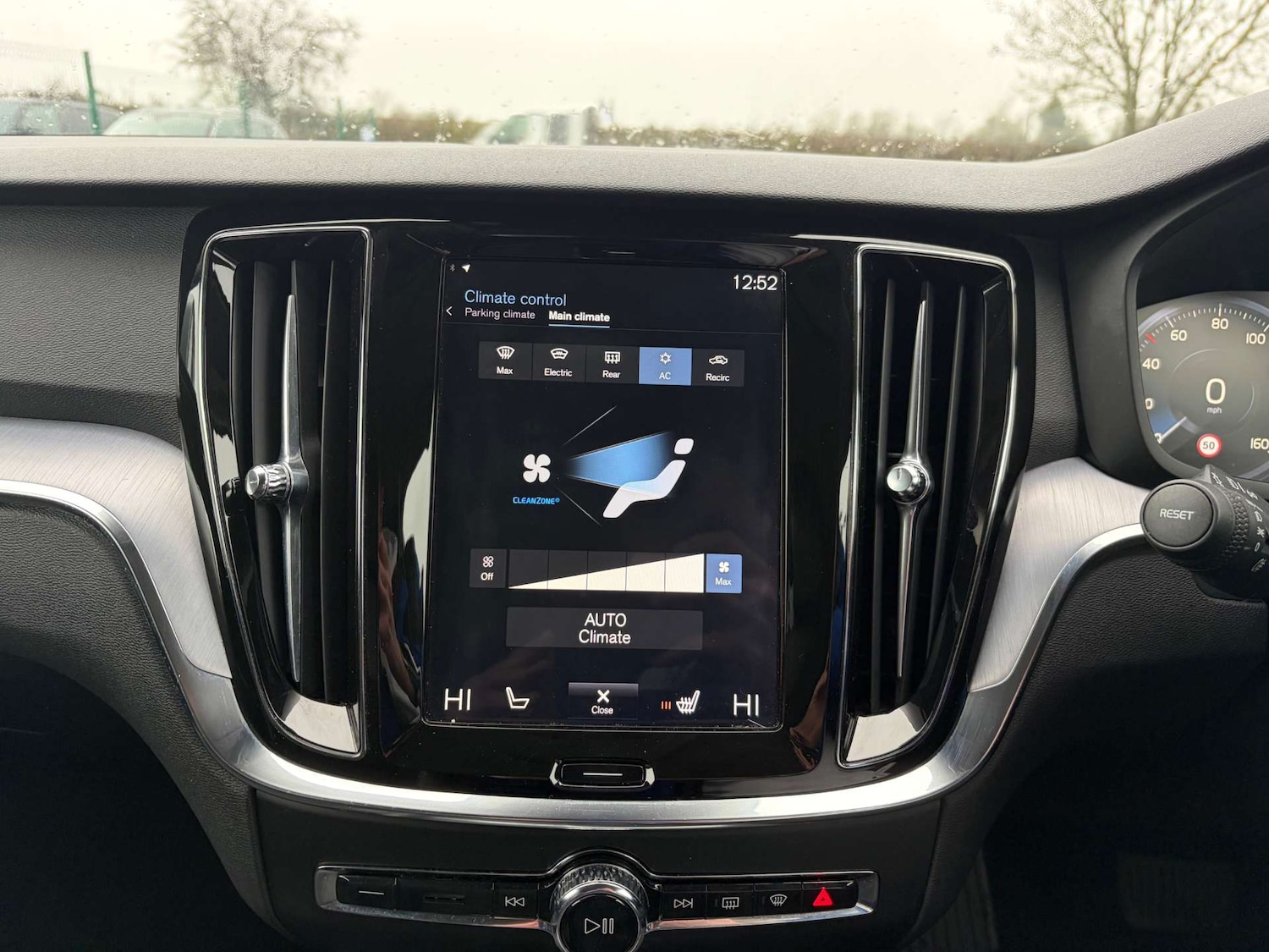 Used Volvo V60 2019 for sale - 77595702: Photo 53