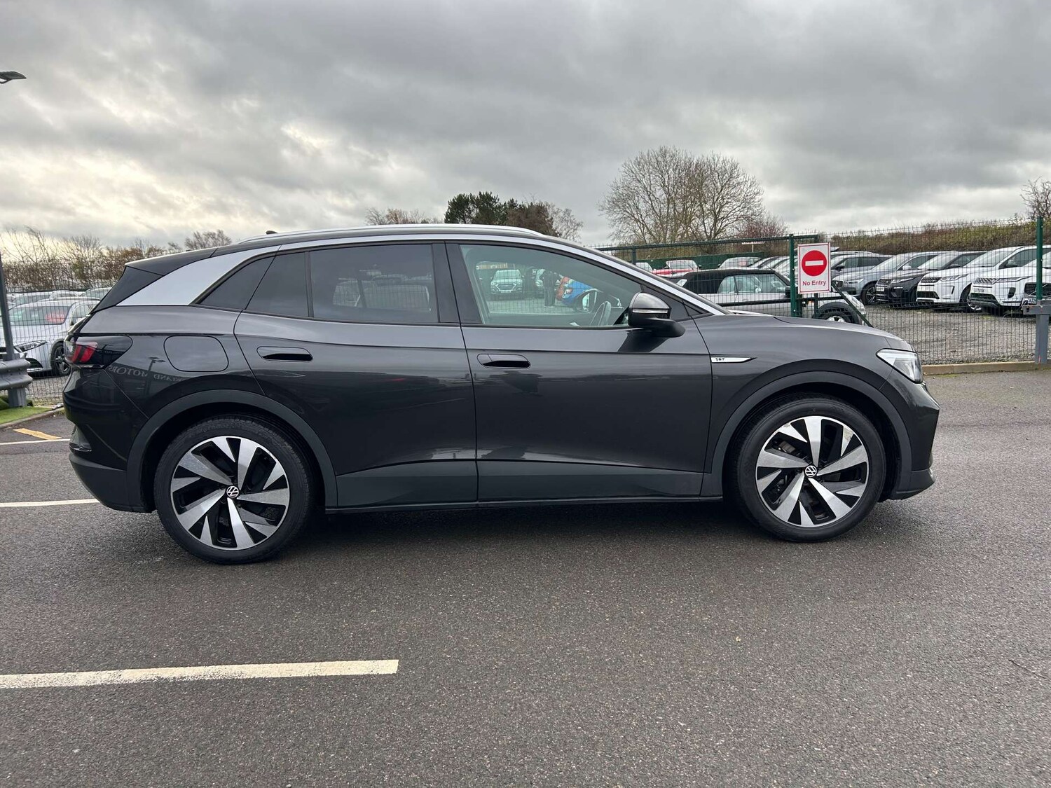 Used Volkswagen ID.4 2021 for sale - 77676609: Photo 9