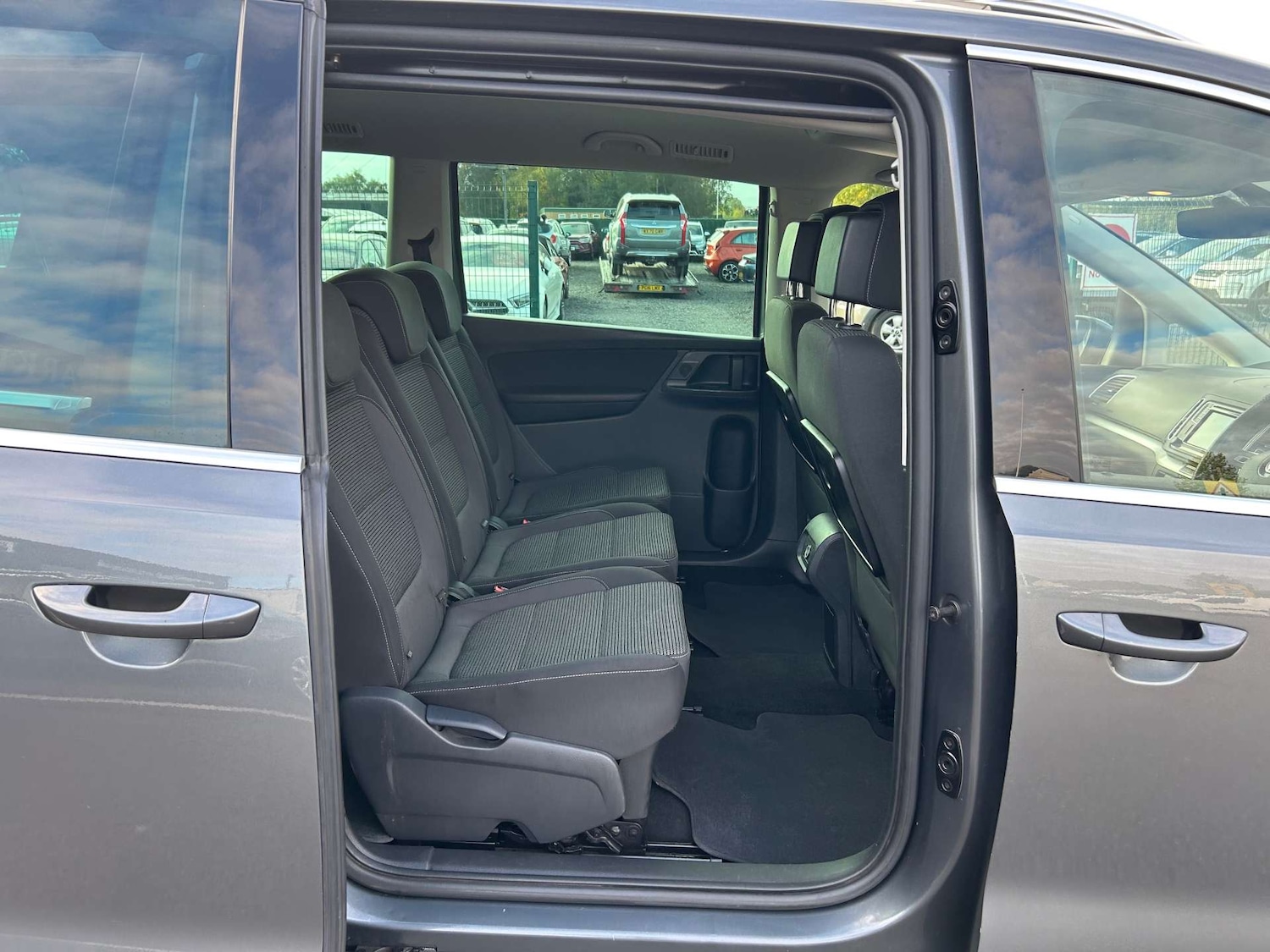 Used Volkswagen Sharan 2018 for sale - 76020201: Photo 20