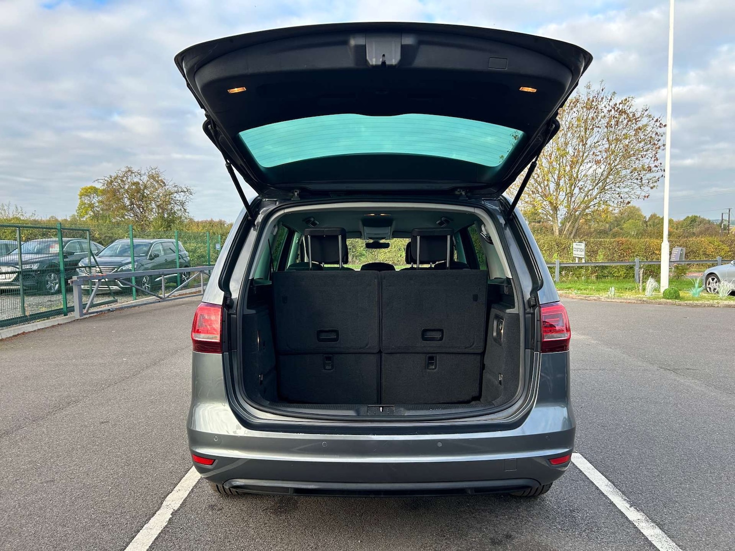 Used Volkswagen Sharan 2018 for sale - 76020201: Photo 32