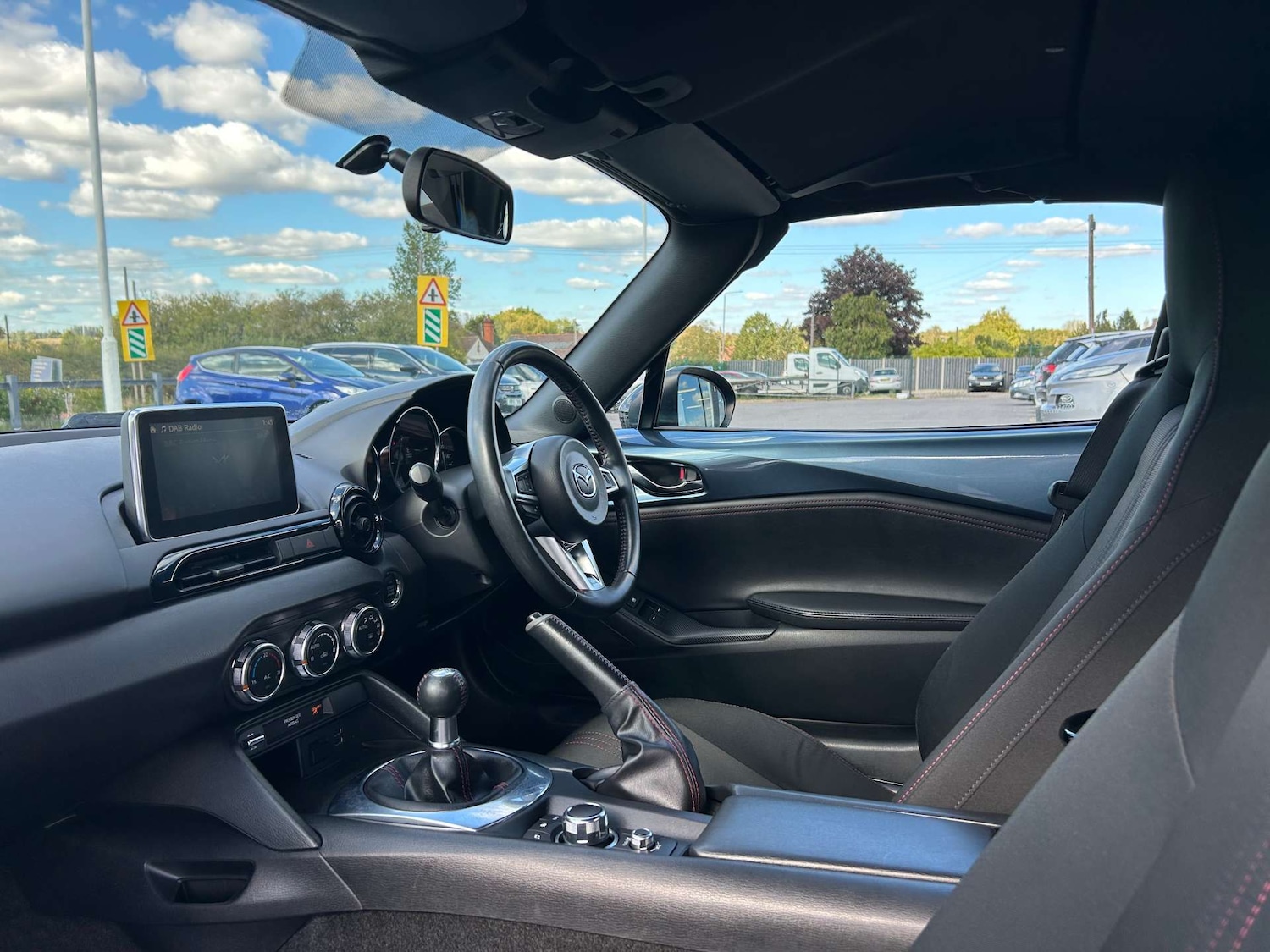 Used Mazda MX-5 2018 for sale - 75966392: Photo 2