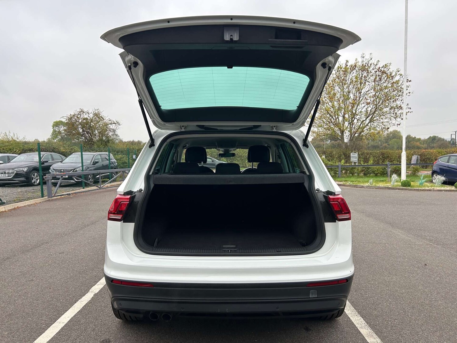 Used Volkswagen Tiguan 2016 for sale - 76020191: Photo 27