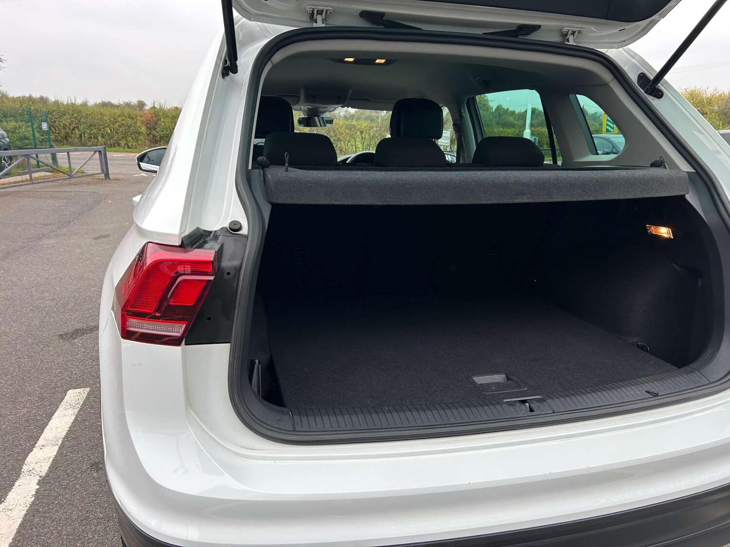 Used Volkswagen Tiguan 2016 for sale - 76020191: Photo 41