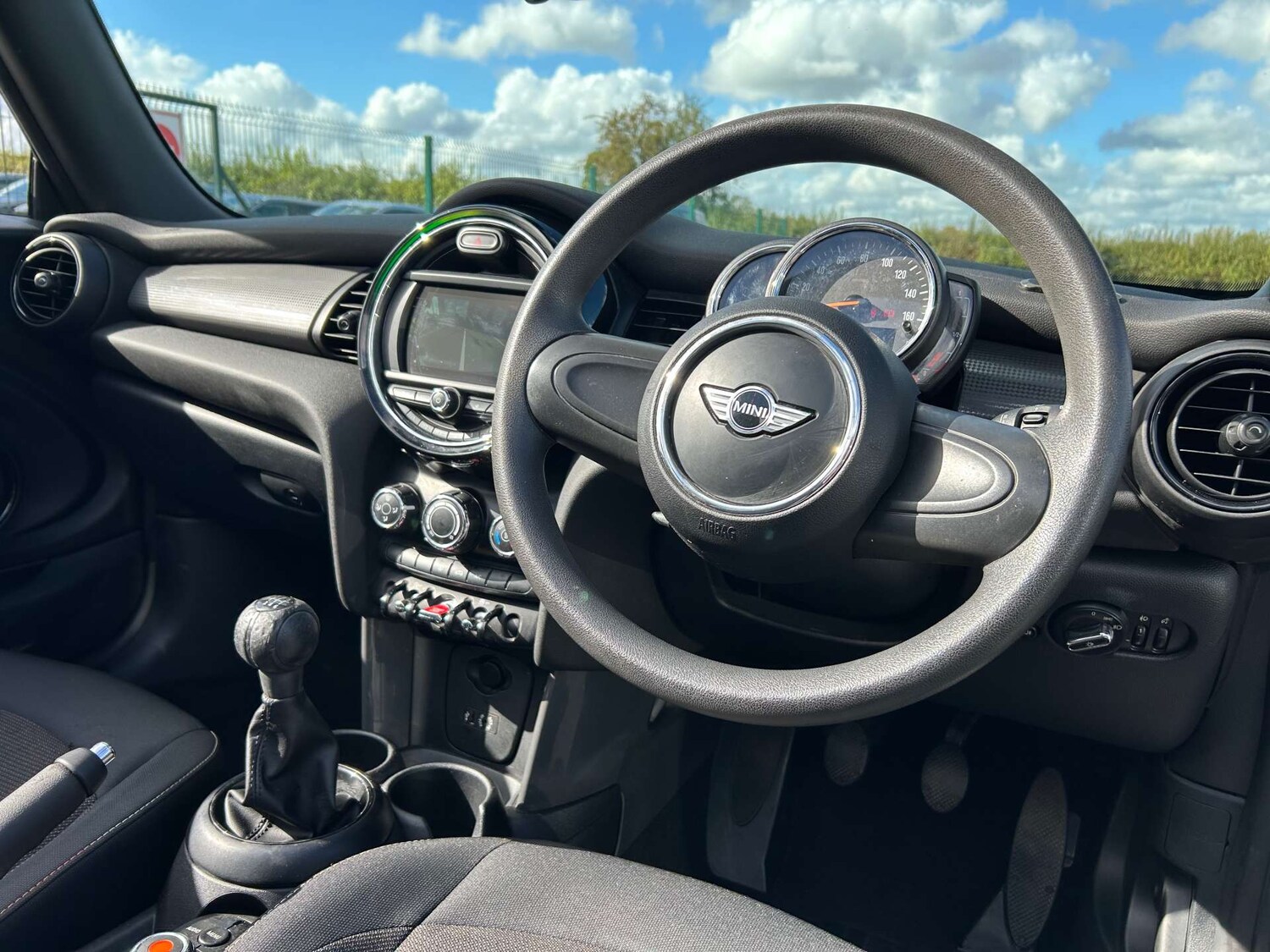 Used MINI Convertible 2018 for sale - 76020198: Photo 26