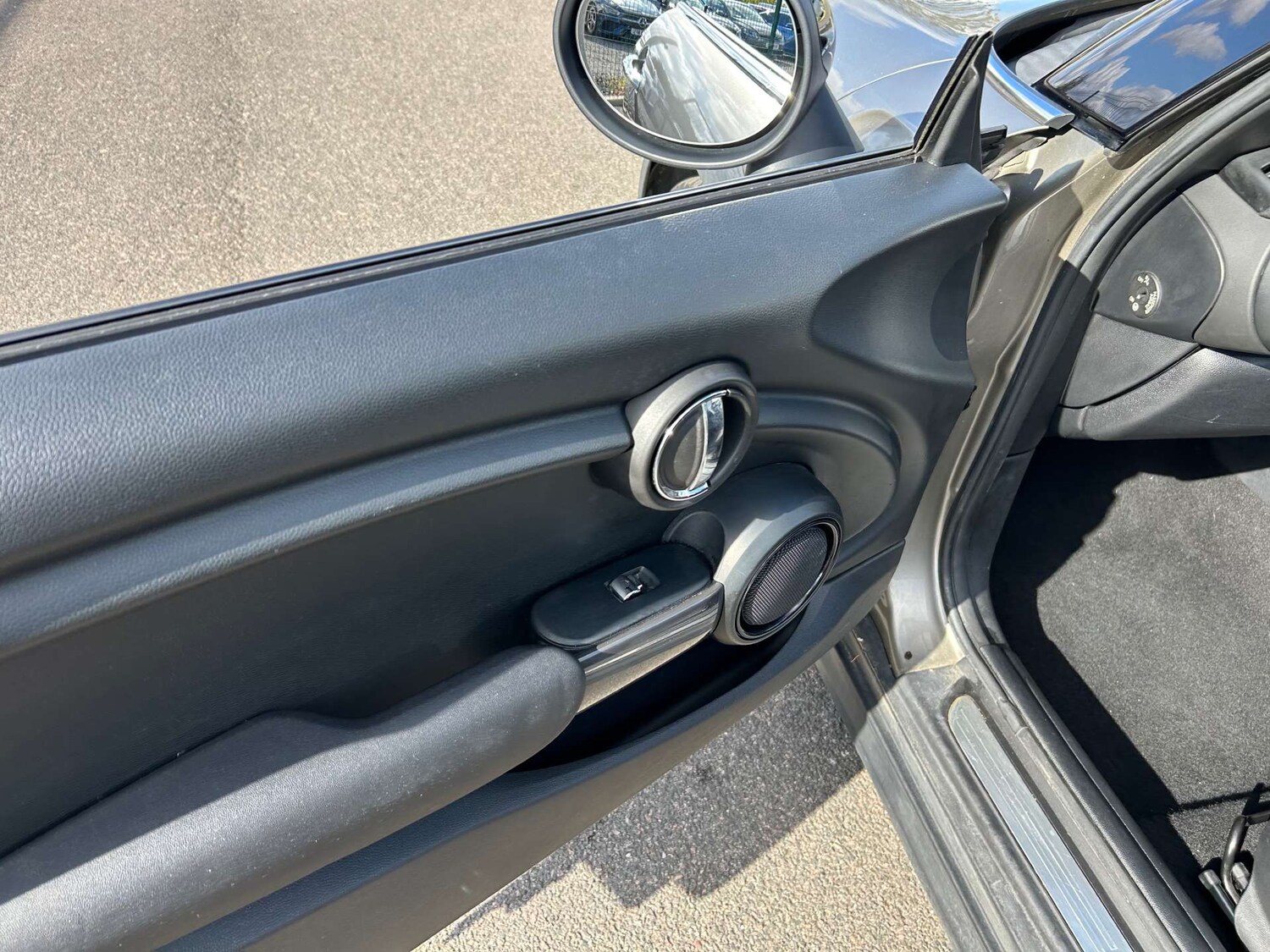 Used MINI Convertible 2018 for sale - 76020198: Photo 36