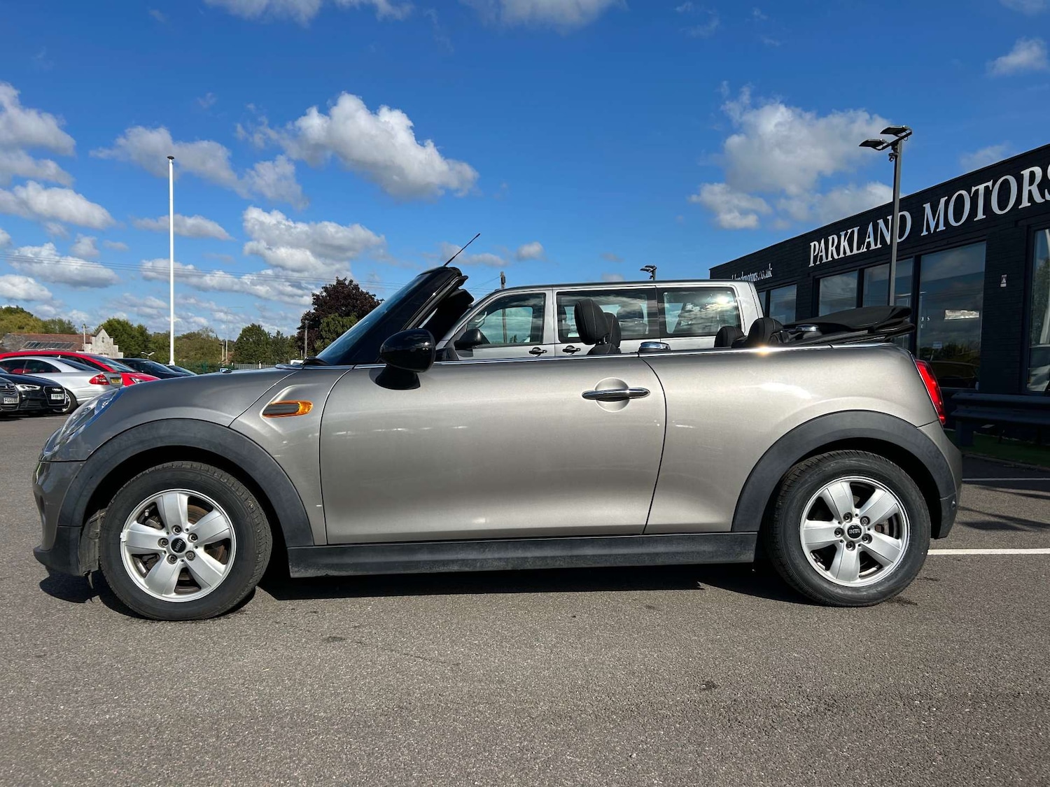 Used MINI Convertible 2018 for sale - 76020198: Photo 5