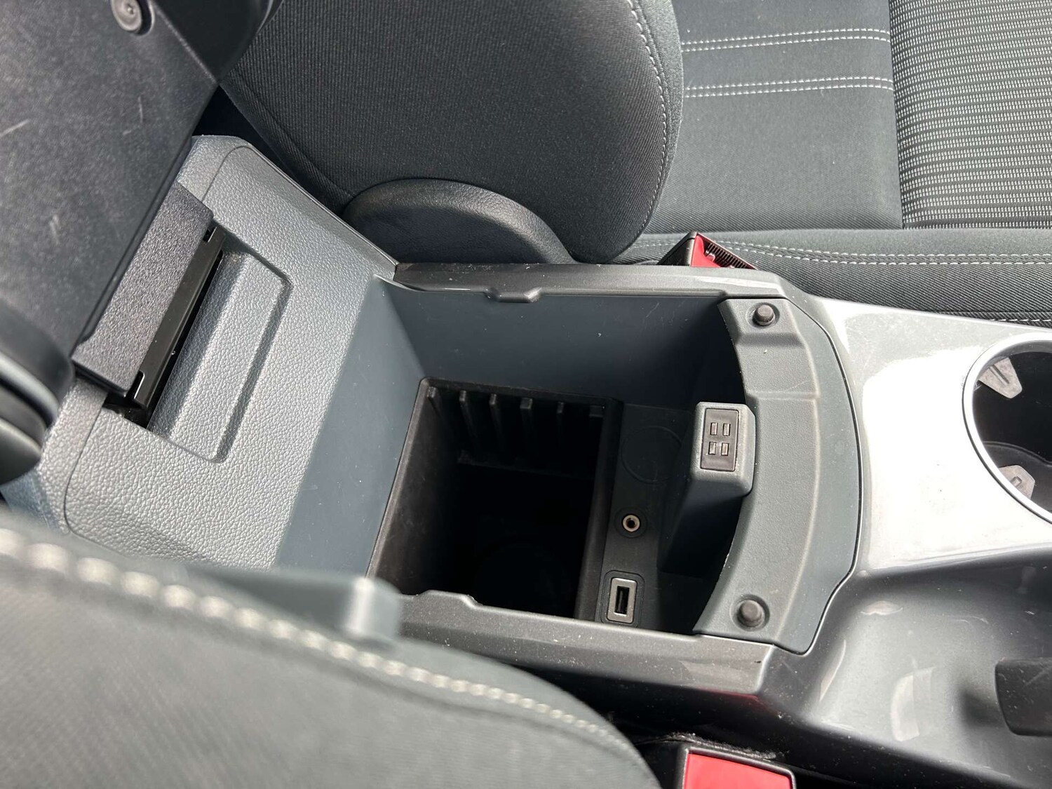 Used Ford C-Max 2014 for sale - 76343765: Photo 56