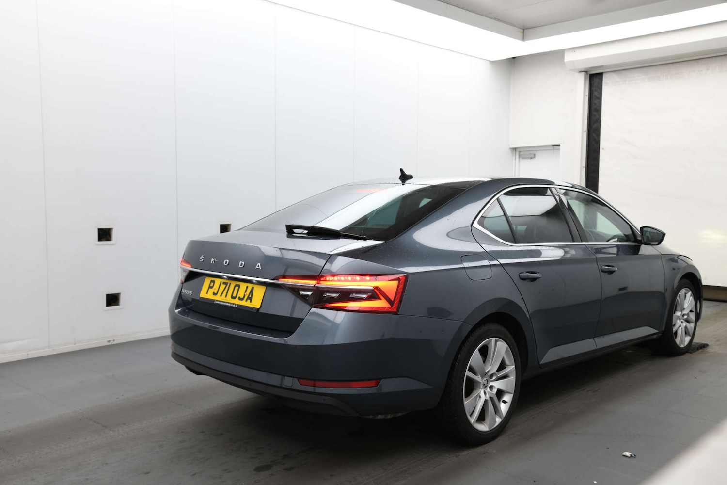 Used Skoda Superb 2021 for sale - 76829906: Photo 3