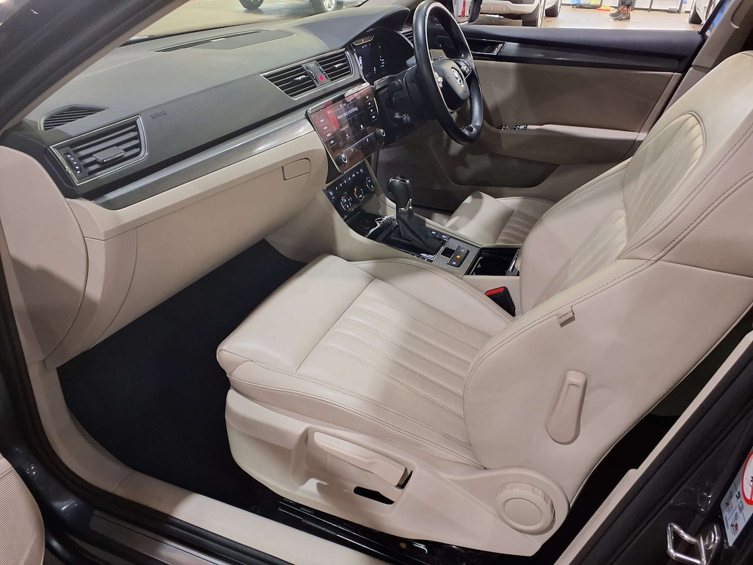 Used Skoda Superb 2021 for sale - 76829906: Photo 7