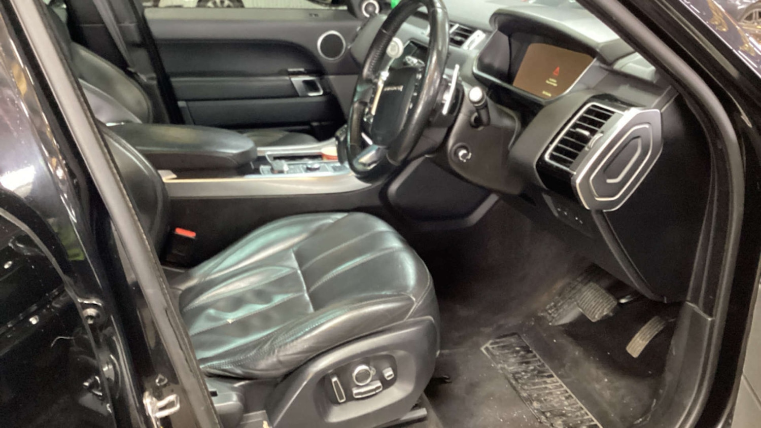 Used Land Rover Range Rover Sport 2017 for sale - 77721653: Photo 10