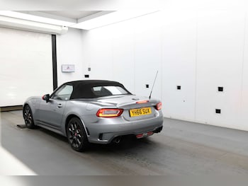 Used Abarth 124 Spider 2016 for sale - 77470119: Photo