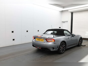 Used Abarth 124 Spider 2016 for sale - 77470119: Photo