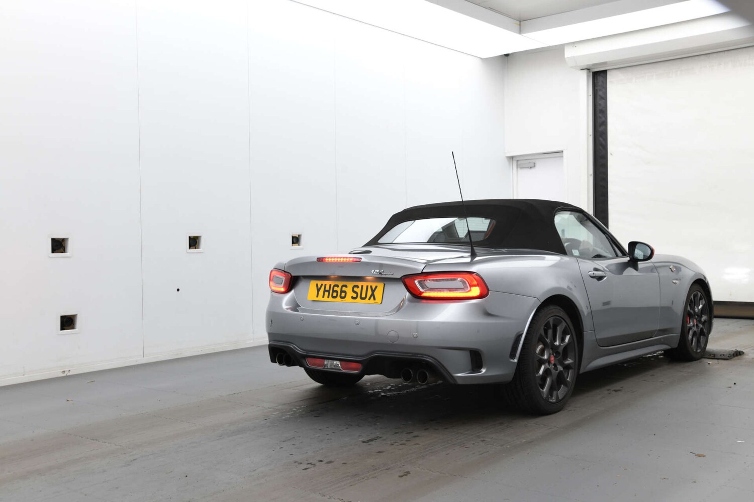 Used Abarth 124 Spider 2016 for sale - 77470119: Photo 8