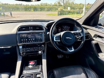 Used Jaguar F-Pace 2020 for sale - 78738756: Photo