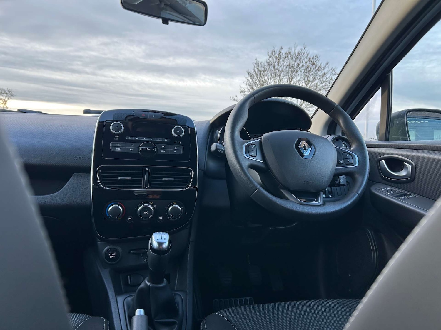 Used Renault Clio 2017 for sale - 76724022: Photo 17