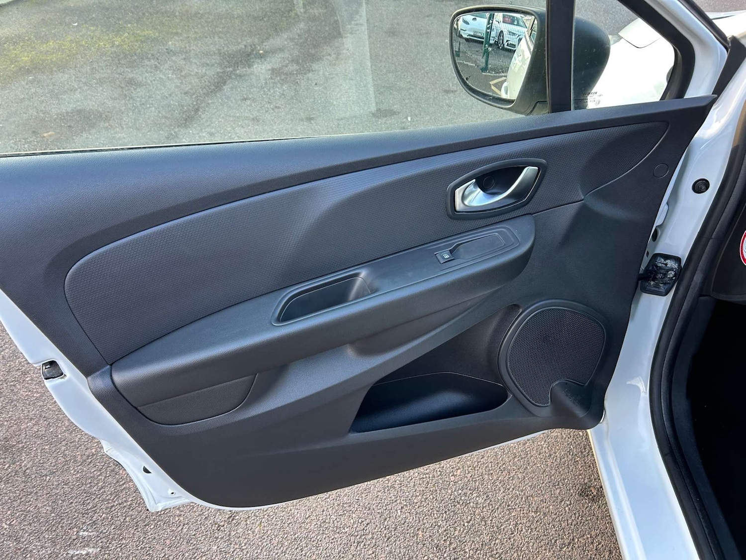 Used Renault Clio 2017 for sale - 76724022: Photo 18