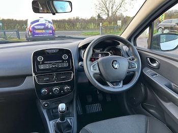 Used Renault Clio 2017 for sale - 76724022: Photo