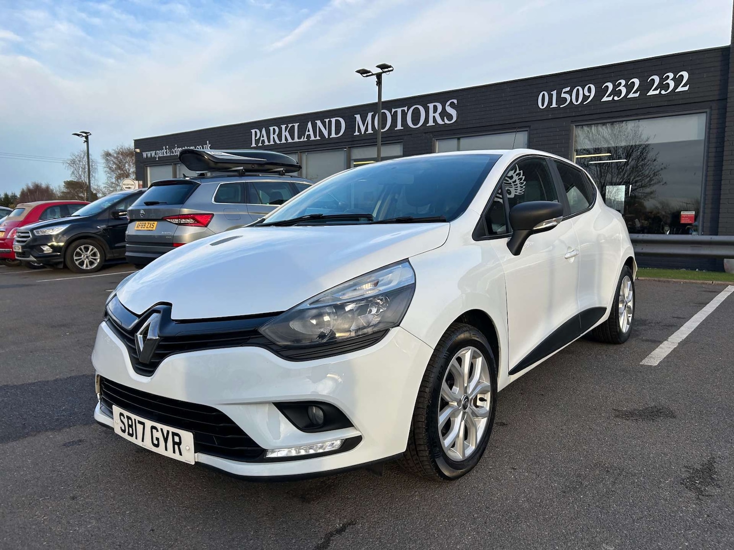 Used Renault Clio 2017 for sale - 76724022: Photo 3