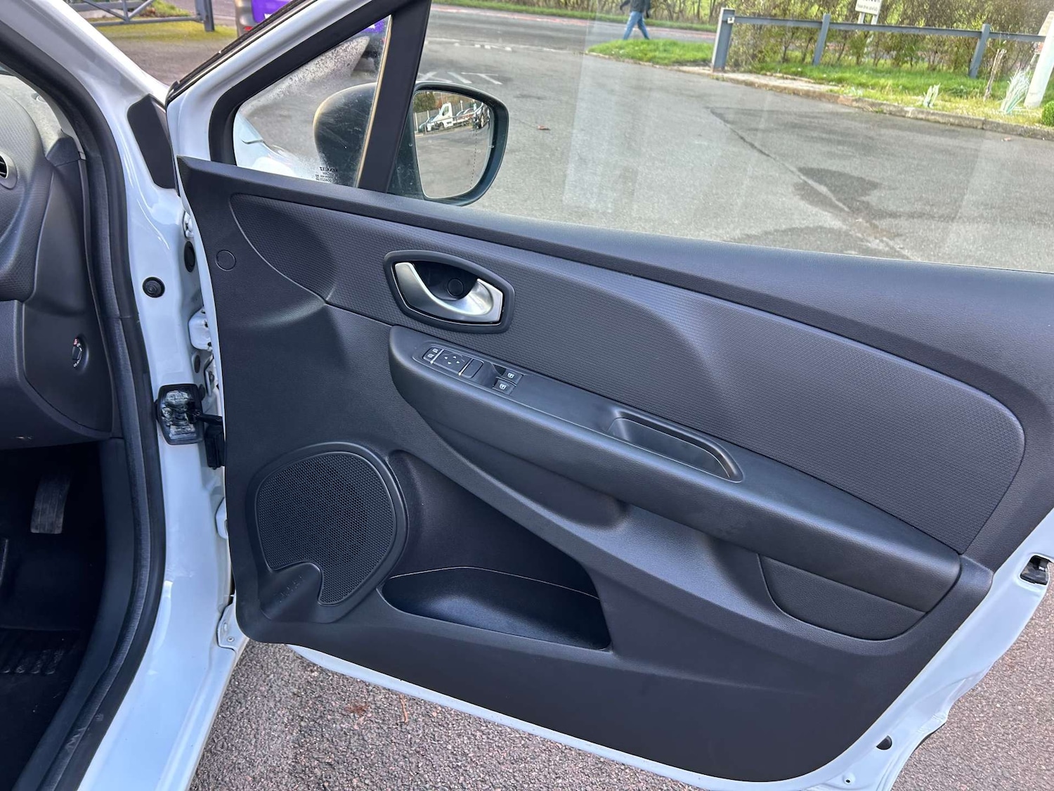 Used Renault Clio 2017 for sale - 76724022: Photo 35