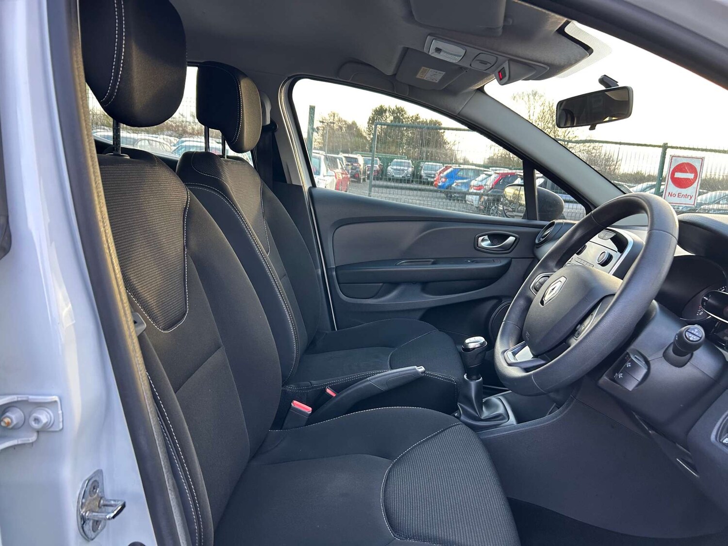 Used Renault Clio 2017 for sale - 76724022: Photo 37