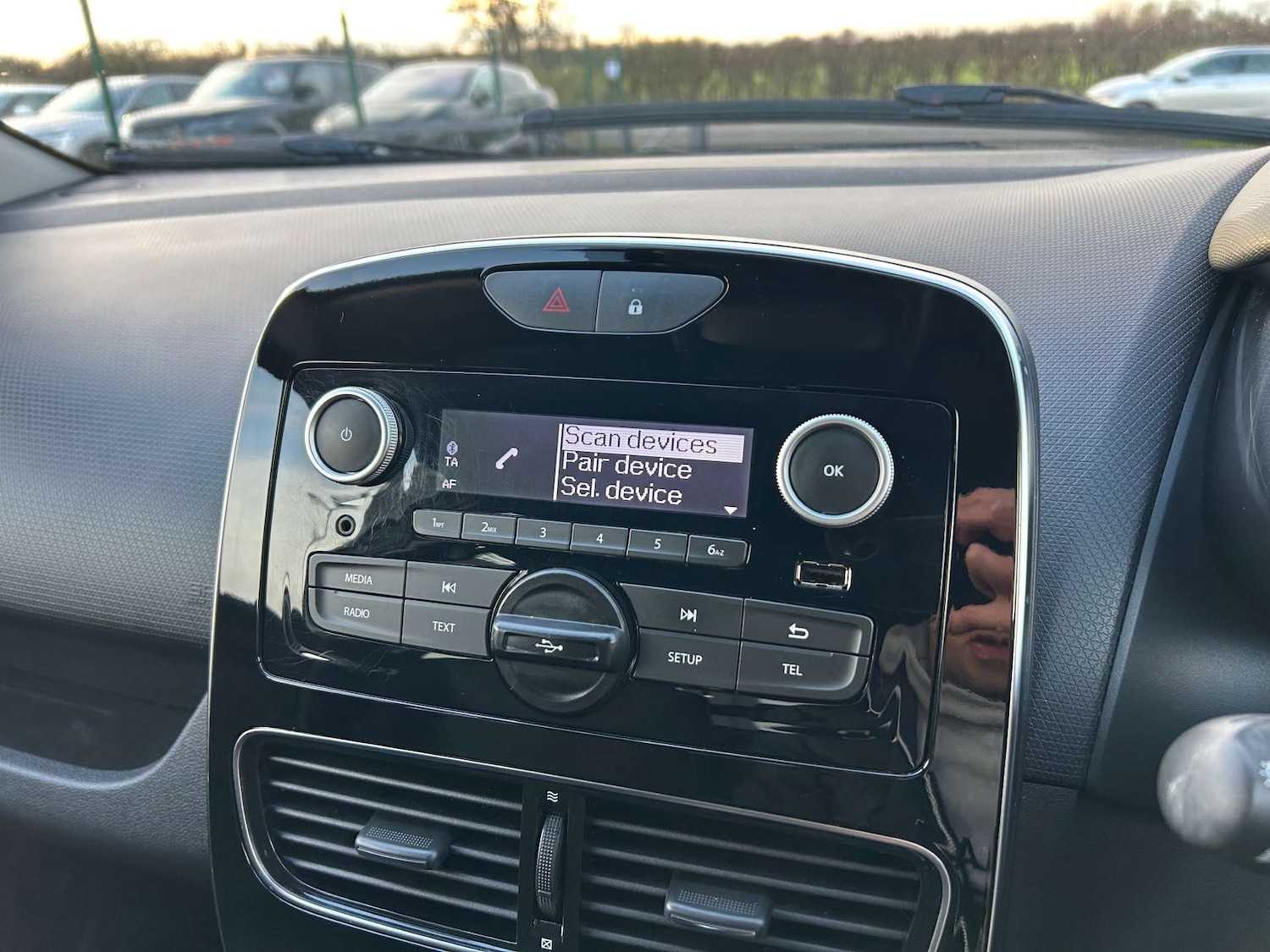 Used Renault Clio 2017 for sale - 76724022: Photo 46