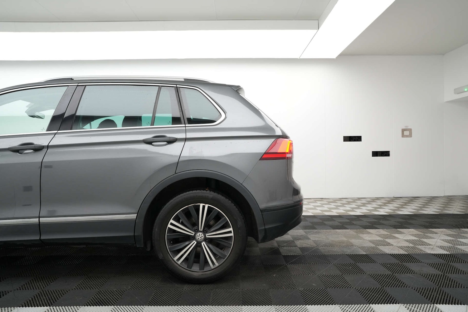 Used Volkswagen Tiguan 2018 for sale - 77163704: Photo 12