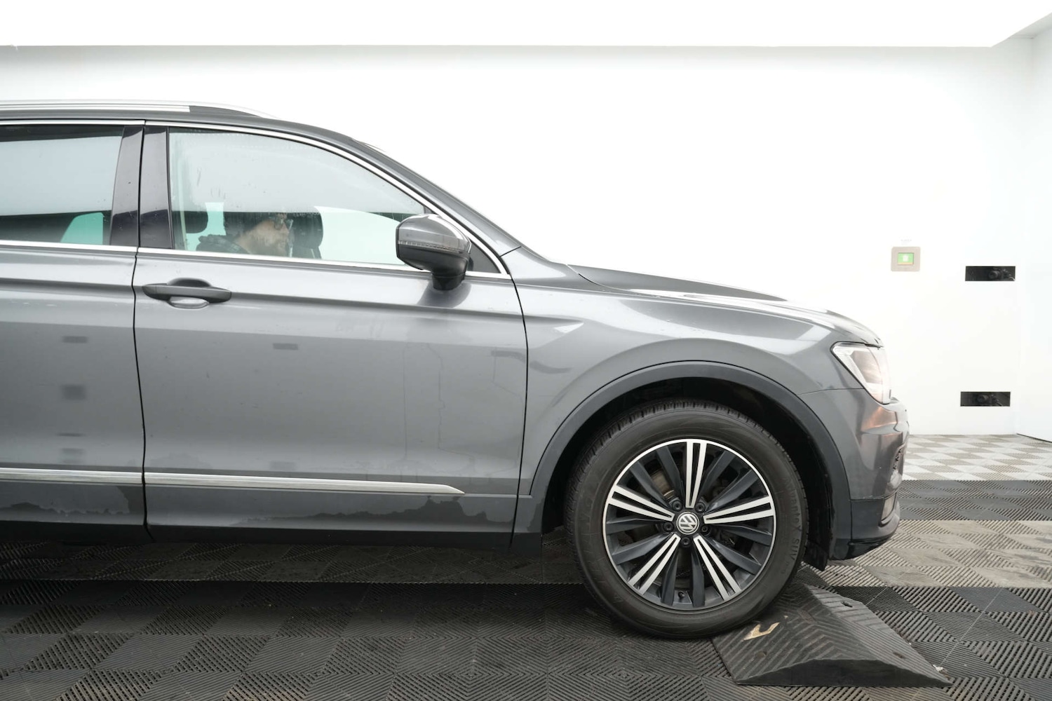 Used Volkswagen Tiguan 2018 for sale - 77163704: Photo 4