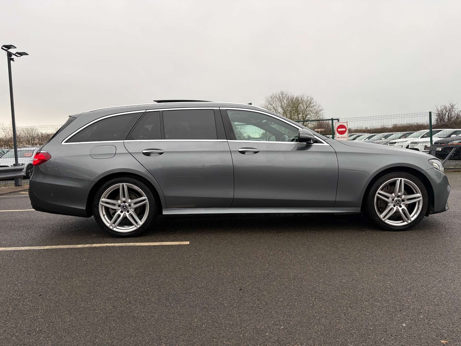 Used Mercedes-Benz E Class 2018 for sale - 76973926: Photo 10