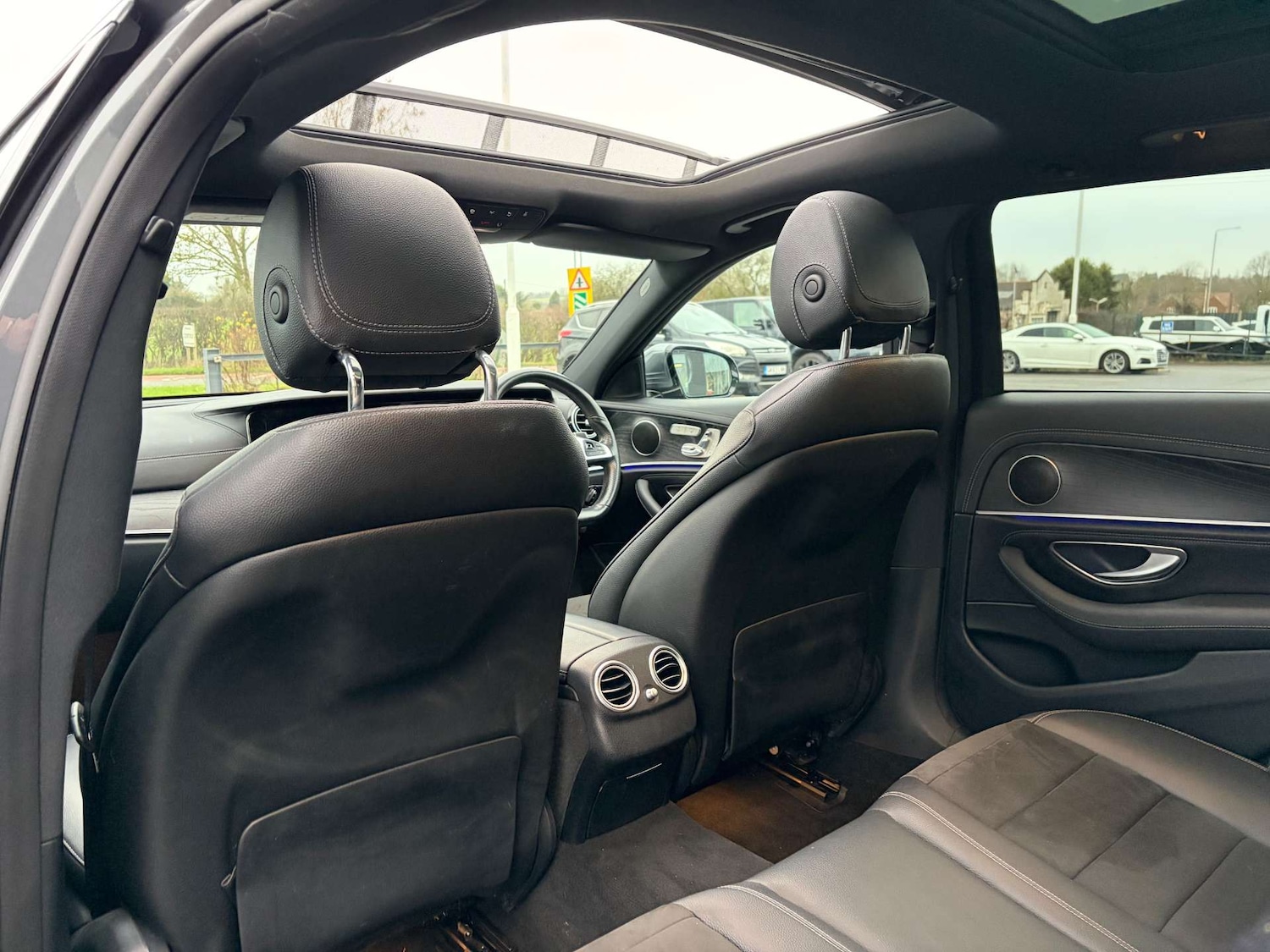 Used Mercedes-Benz E Class 2018 for sale - 76973926: Photo 23