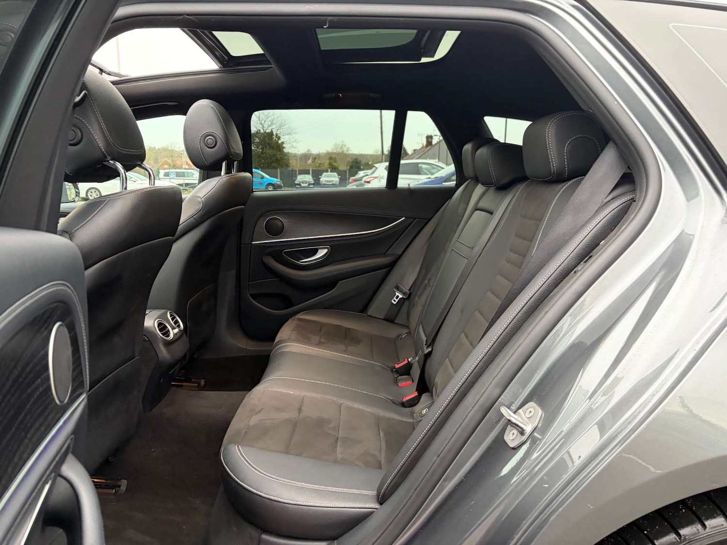 Used Mercedes-Benz E Class 2018 for sale - 76973926: Photo 24