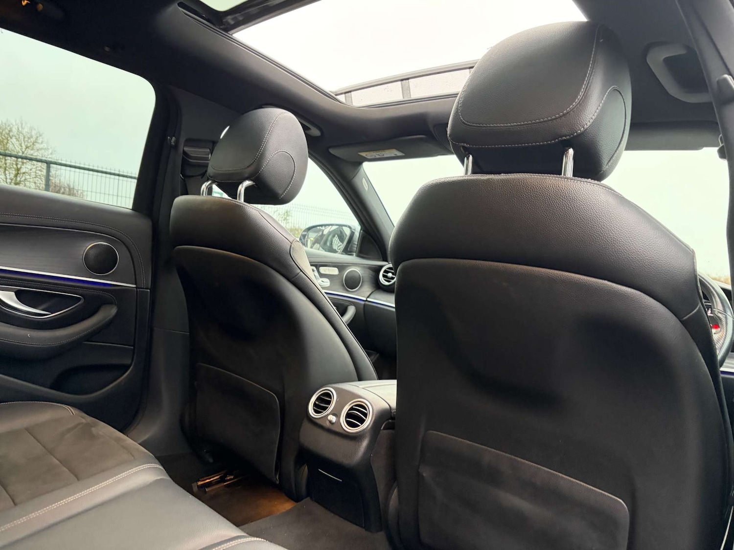 Used Mercedes-Benz E Class 2018 for sale - 76973926: Photo 32