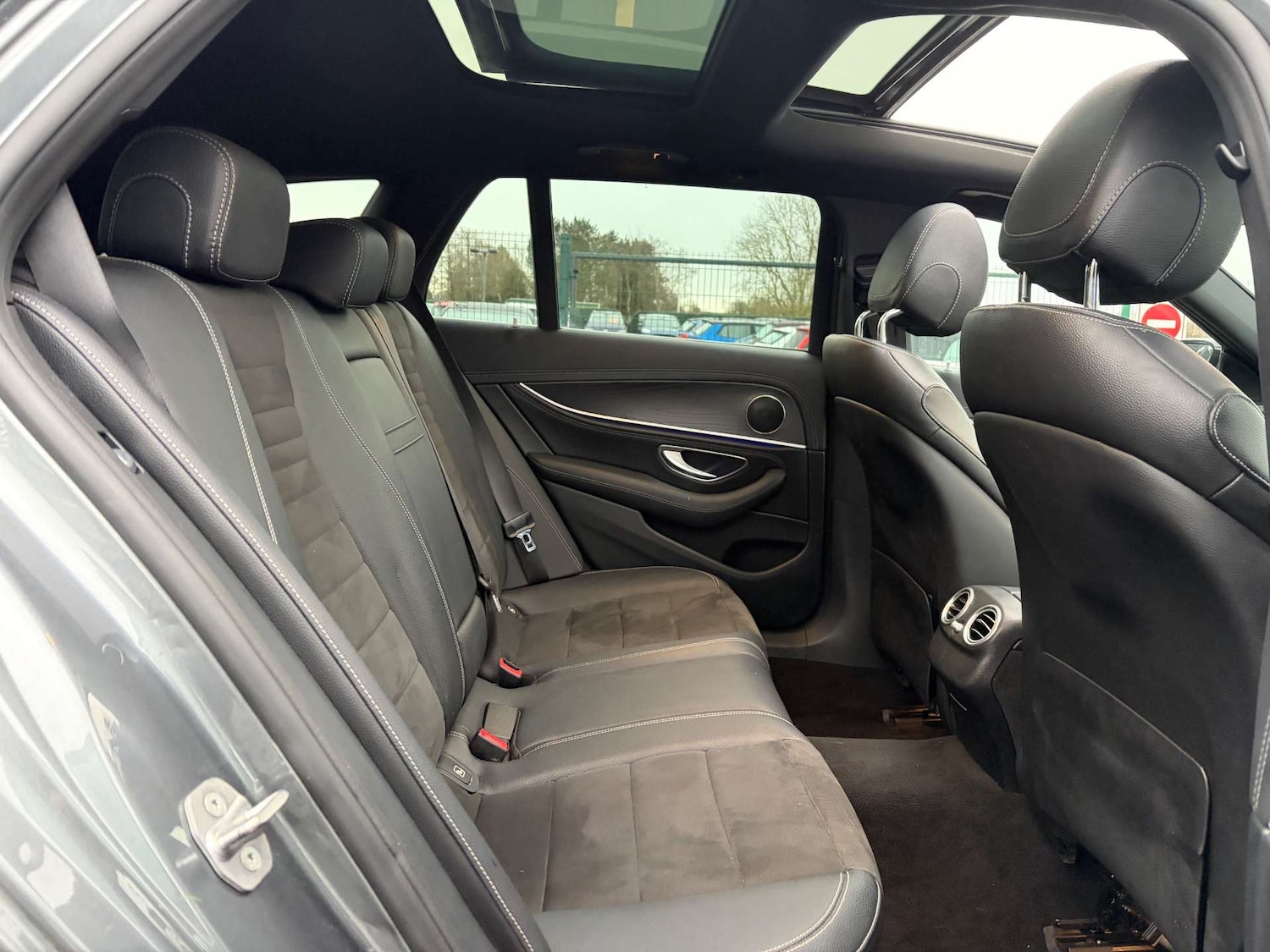 Used Mercedes-Benz E Class 2018 for sale - 76973926: Photo 34