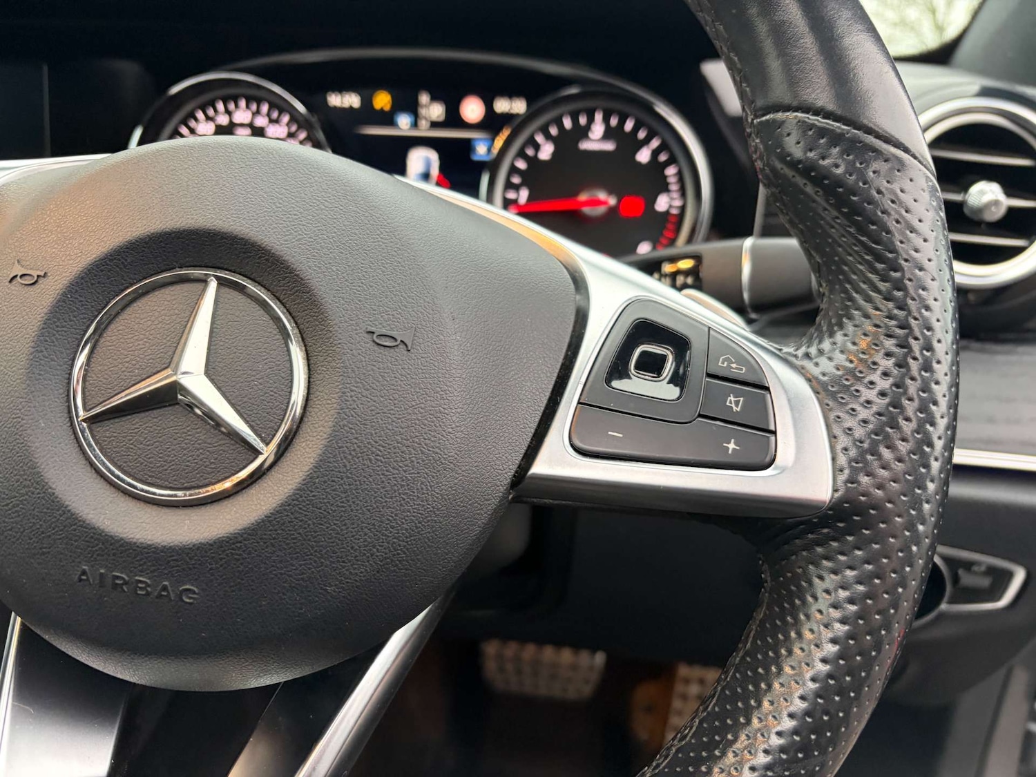 Used Mercedes-Benz E Class 2018 for sale - 76973926: Photo 50