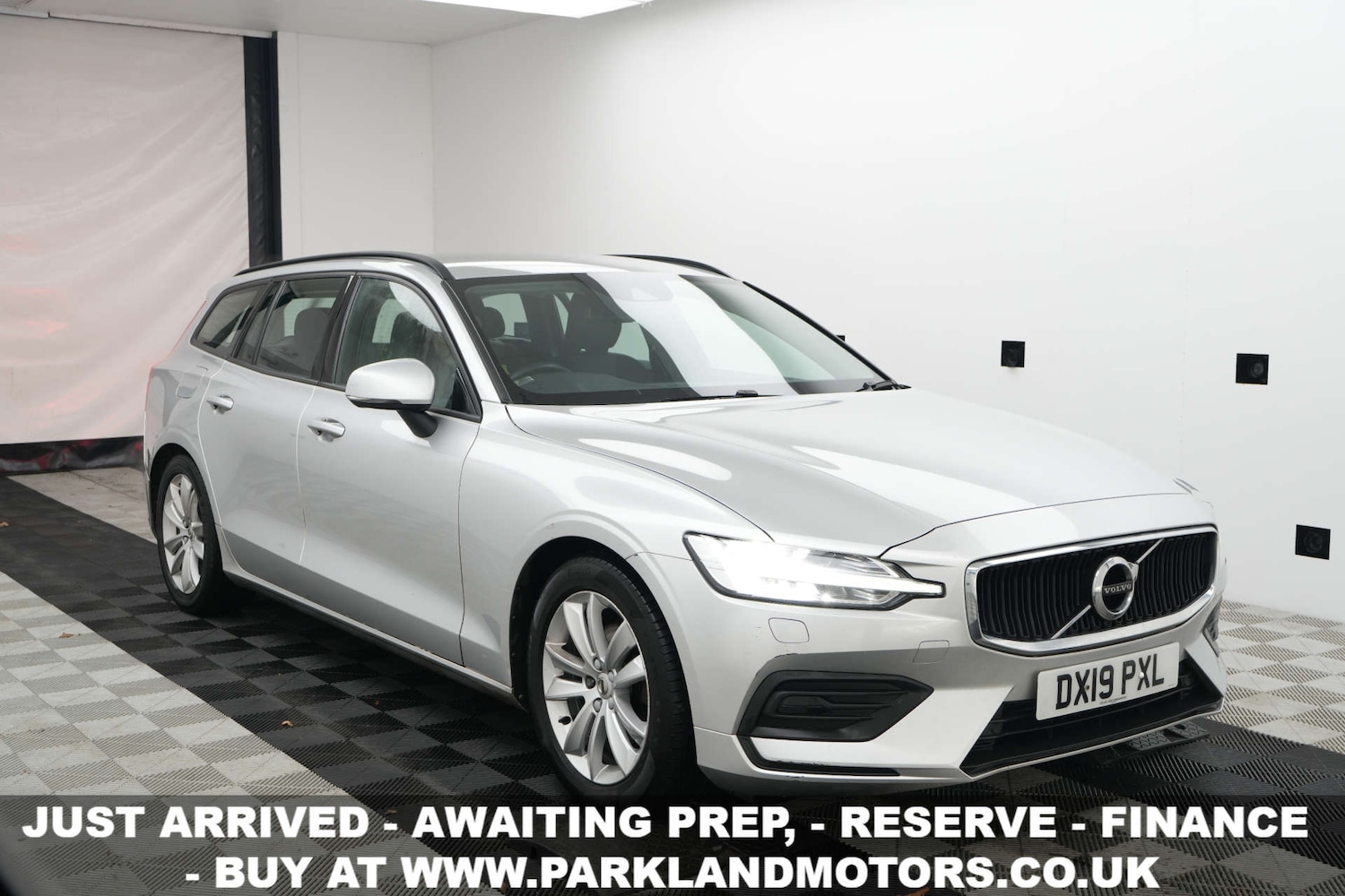 Used Volvo V60 2019 for sale - 77409806: Photo 1