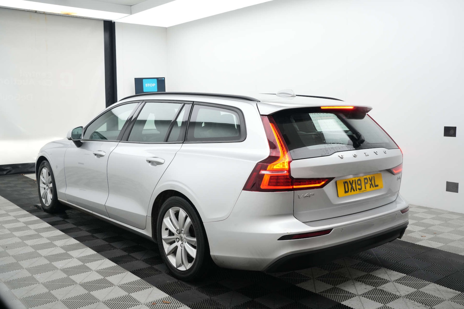 Used Volvo V60 2019 for sale - 77409806: Photo 5