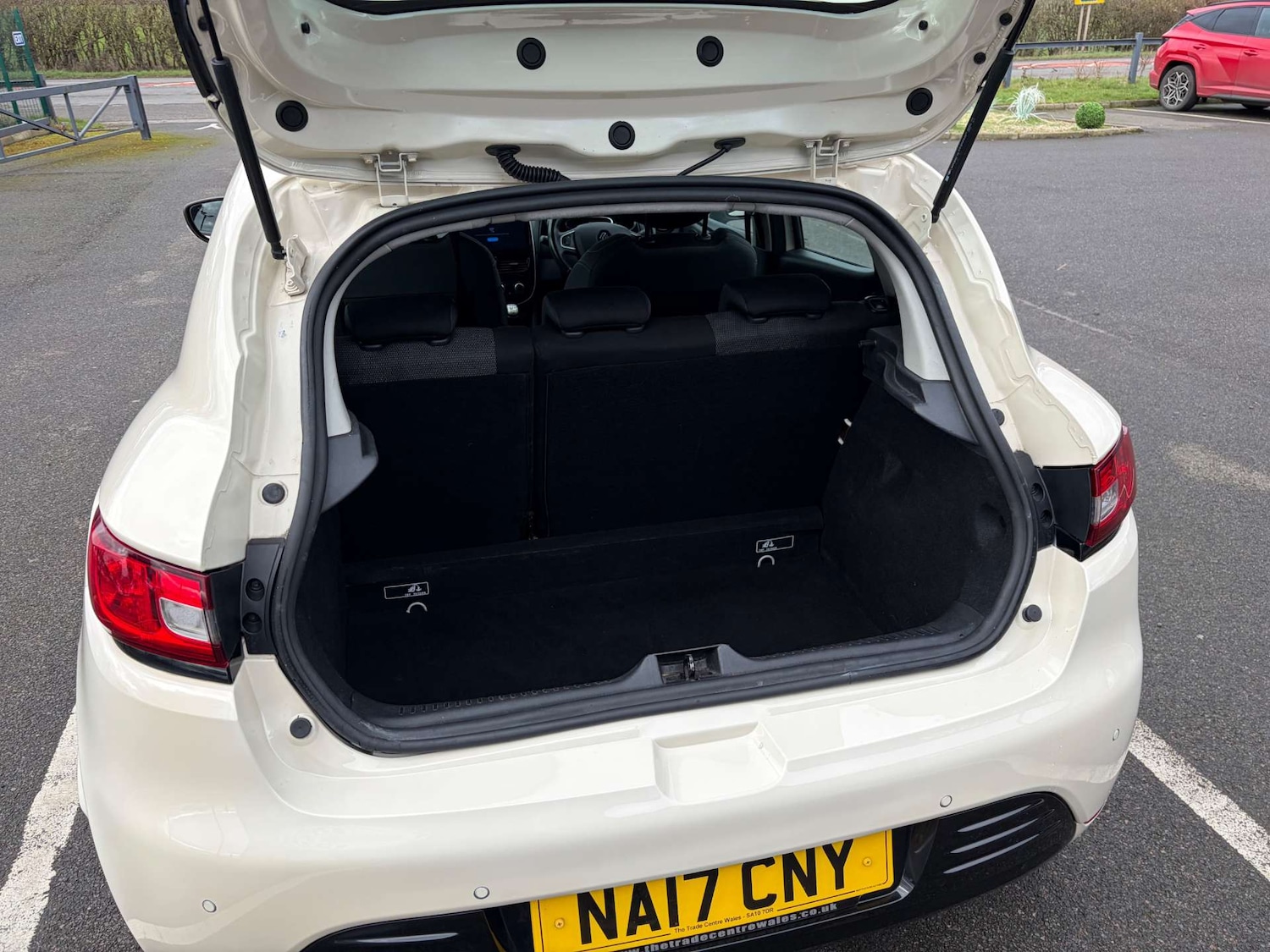 Used Renault Clio 2017 for sale - 77383436: Photo 25