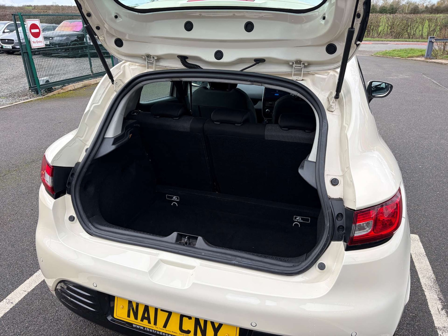 Used Renault Clio 2017 for sale - 77383436: Photo 26