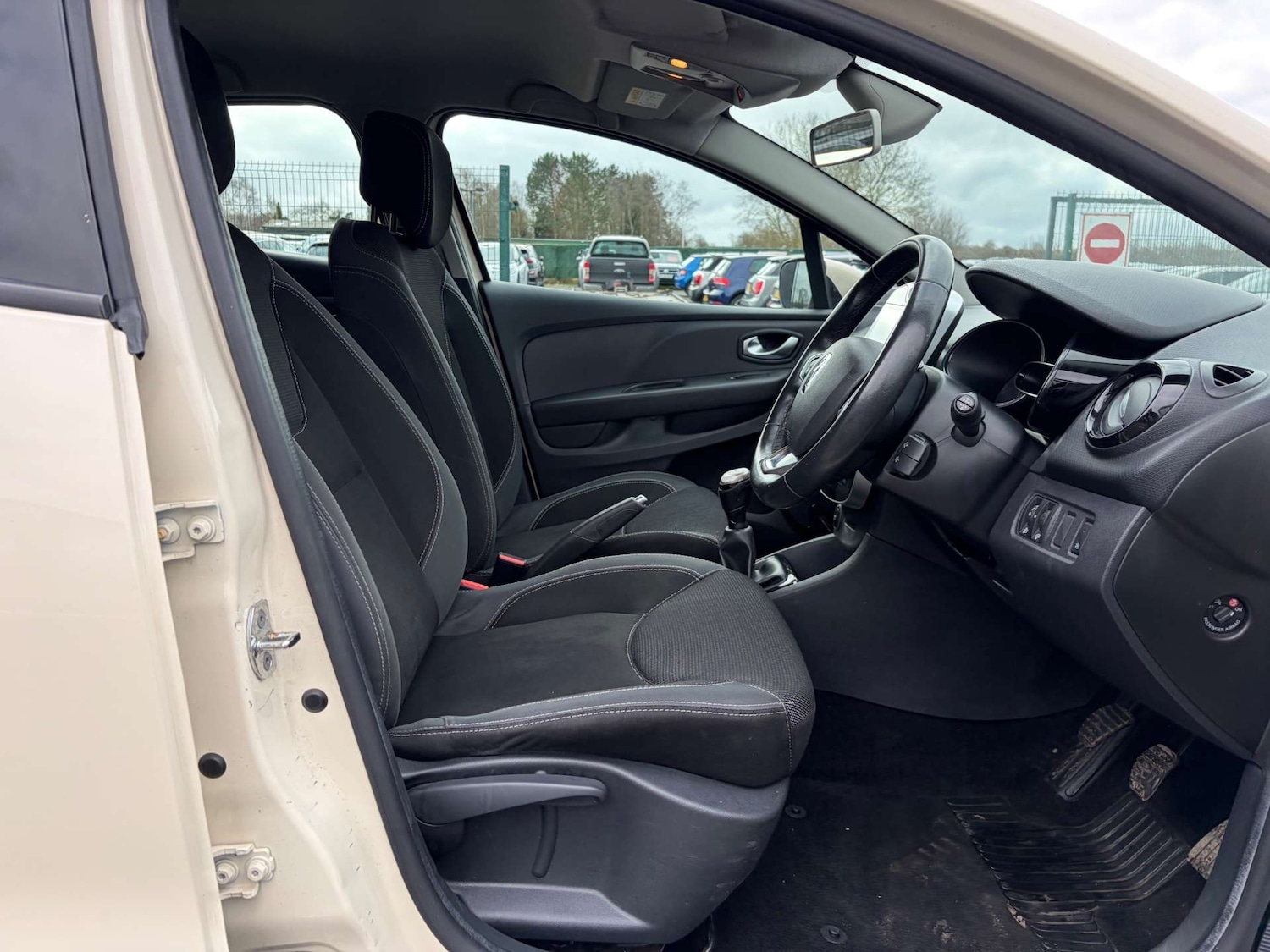 Used Renault Clio 2017 for sale - 77383436: Photo 36