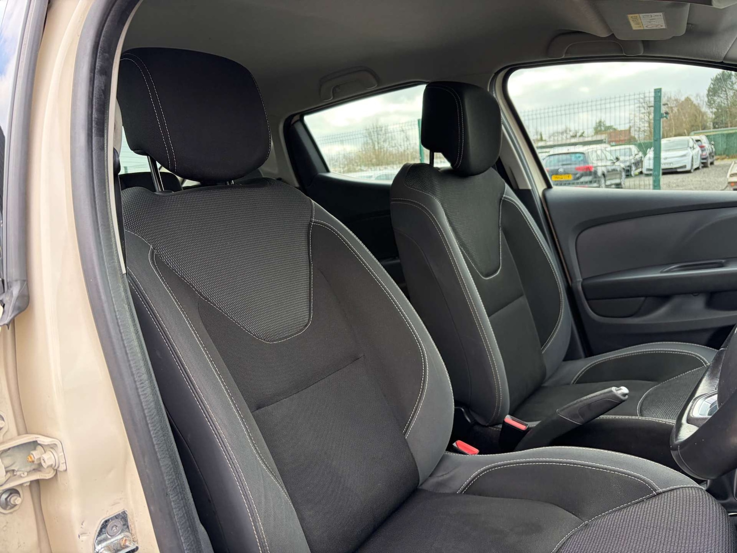 Used Renault Clio 2017 for sale - 77383436: Photo 37