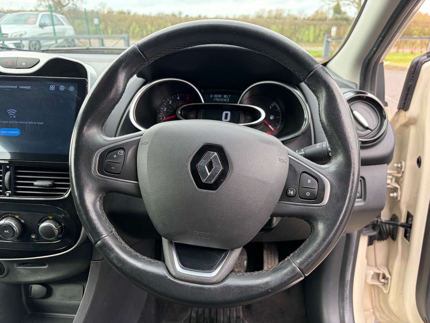 Used Renault Clio 2017 for sale - 77383436: Photo 38