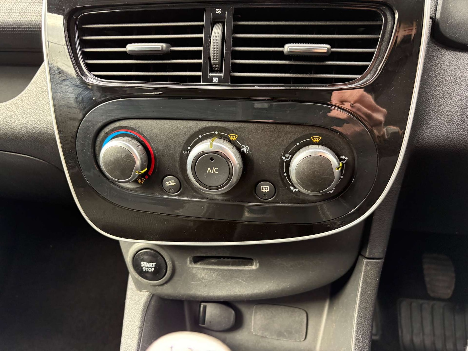 Used Renault Clio 2017 for sale - 77383436: Photo 44