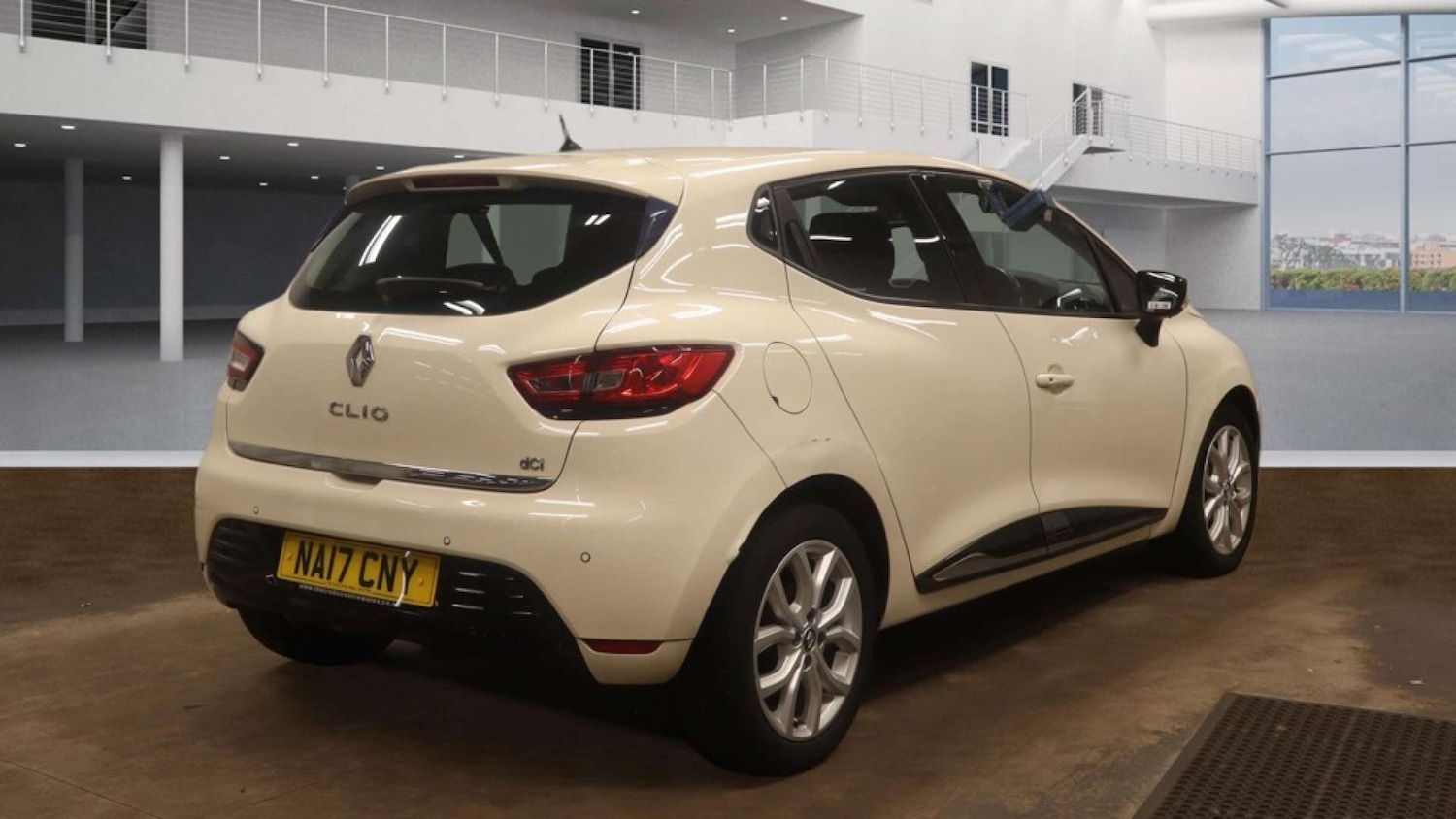 Used Renault Clio 2017 for sale - 77383436: Photo 5