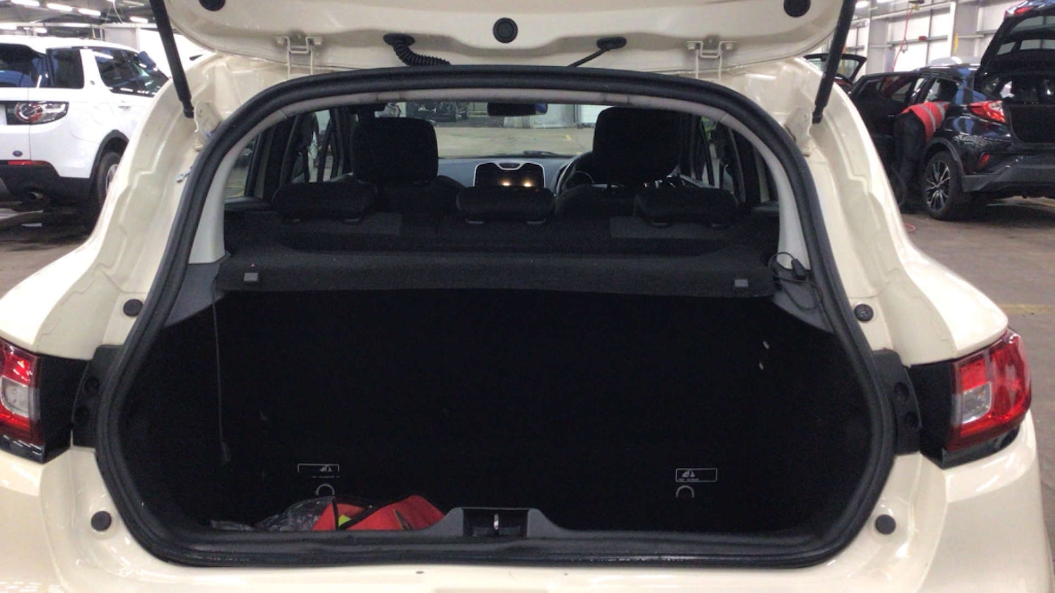 Used Renault Clio 2017 for sale - 77383436: Photo 8