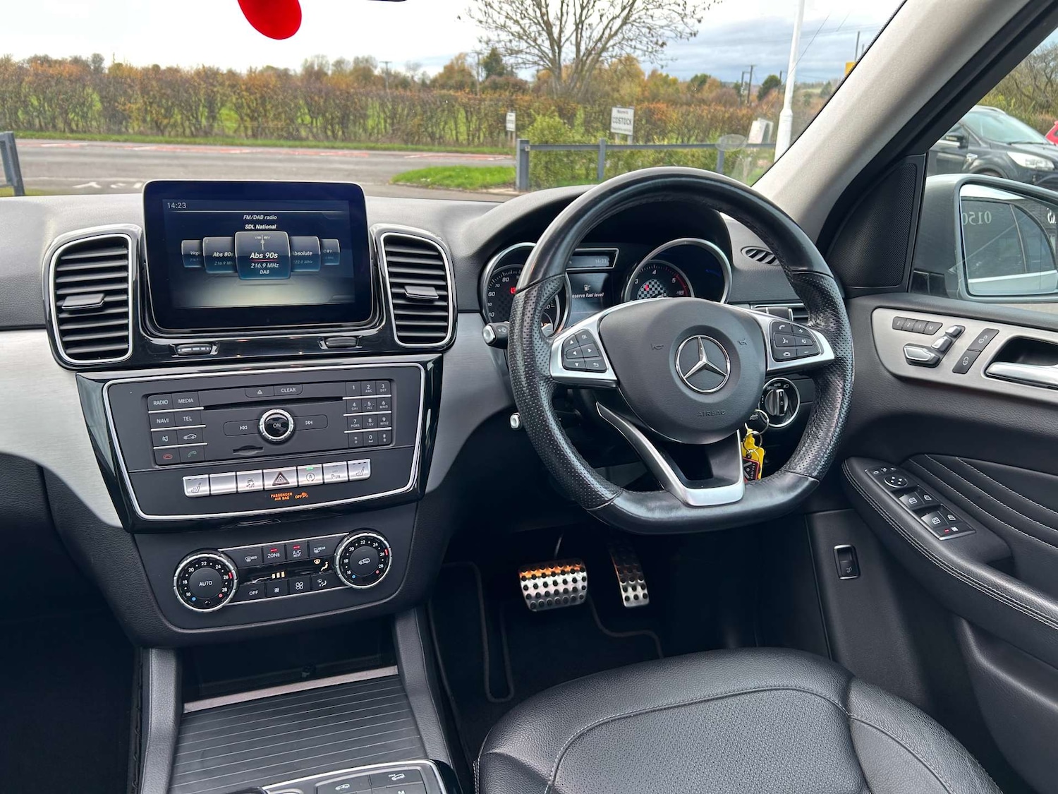 Used Mercedes-Benz GLE 2016 for sale - 76451720: Photo 2