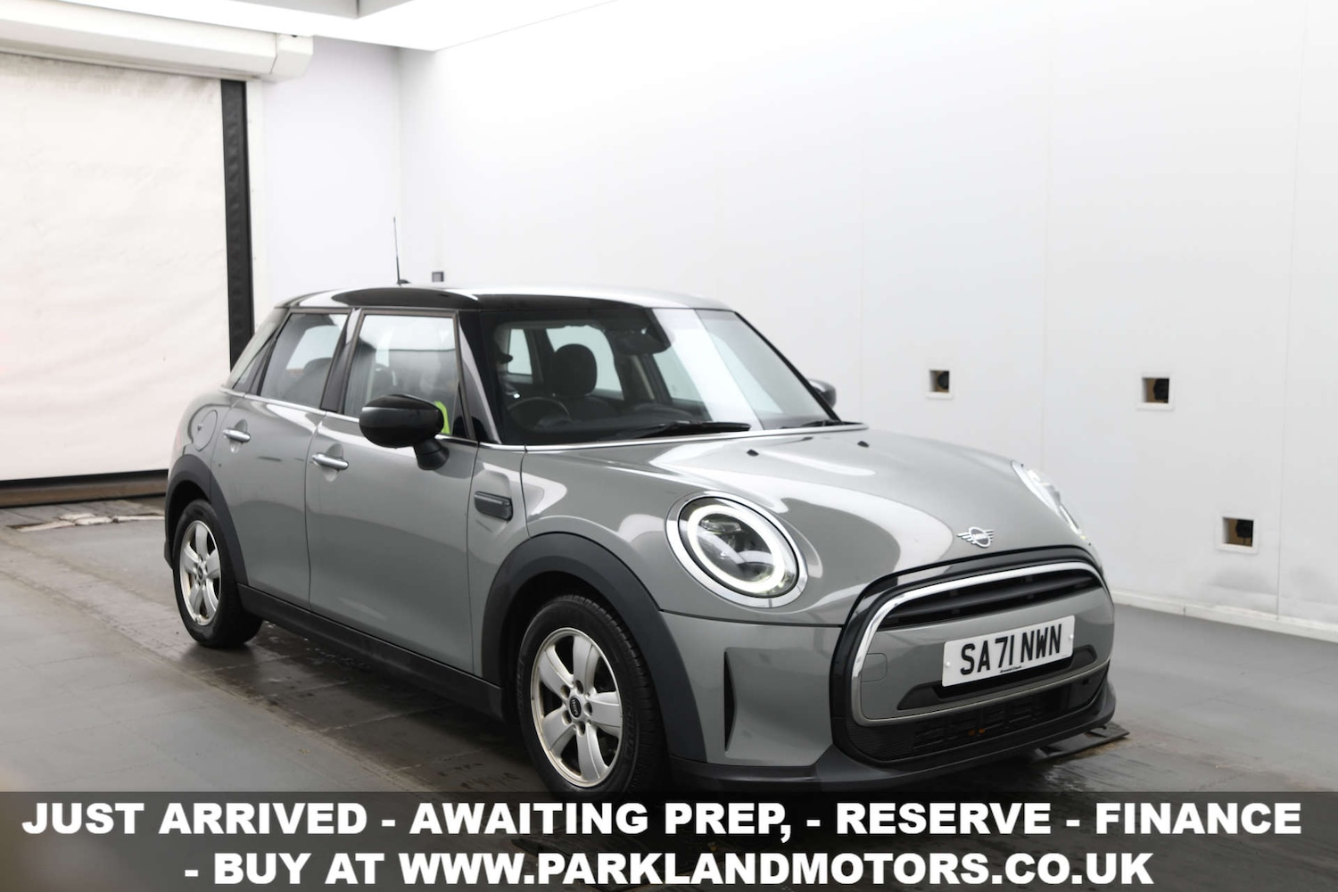 Used MINI Hatch 2021 for sale - 76829920: Photo 1